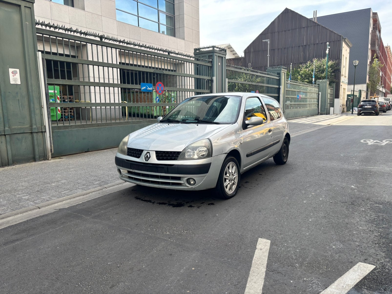 Clio2 1.2 essence 2004 pret à immatriculer 0466406389, Achat, Boîte manuelle, Particulier, Essence
