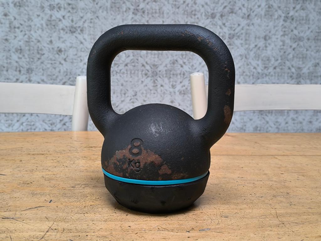 Domyos 8 kg Kettlebell (fond en caoutchouc!), Enlèvement, Utilisé, Bras, Kettlebell