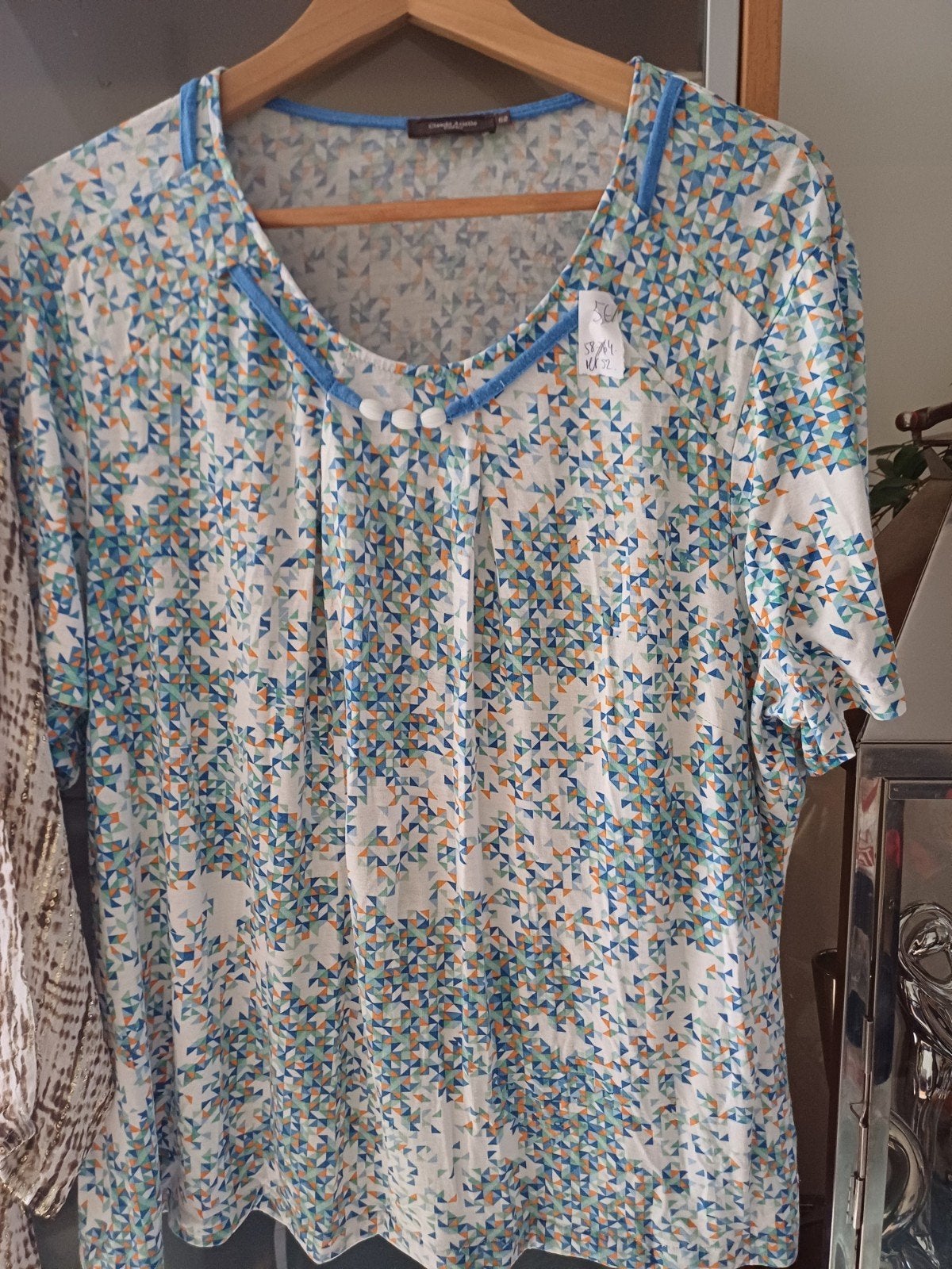 T-shirt Claude Arielle wit/ driehoekjes Mt 52, Claude Arielle, Ophalen of Verzenden, Gedragen, Wit