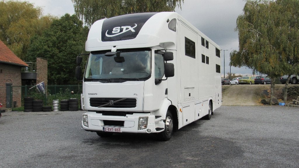 Camping car STX  Volvo FL 290, Caravans en Kamperen, Chemisch toilet, Alkoof, Vloeistofverwarming, 9 tot 10 meter