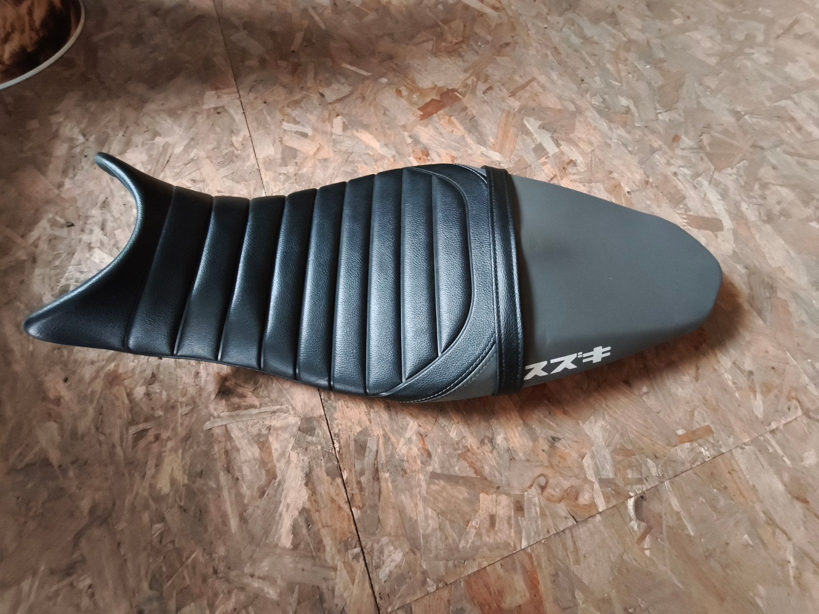 Selle sport Suzuki SV 650 2017 2025, Enlèvement, Utilisé
