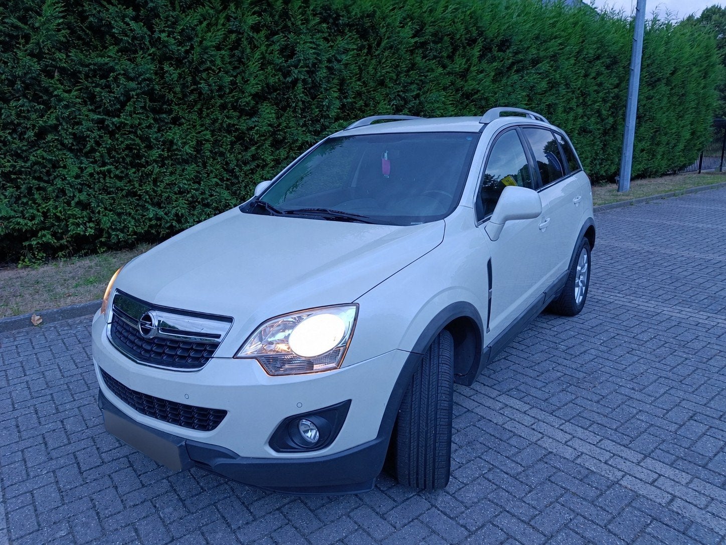 opel Antara 2.2 tdi, 2012, 140000 km, beige parelmoer, Auto's, Voorwielaandrijving, Euro 5, Zwart, 4 cilinders