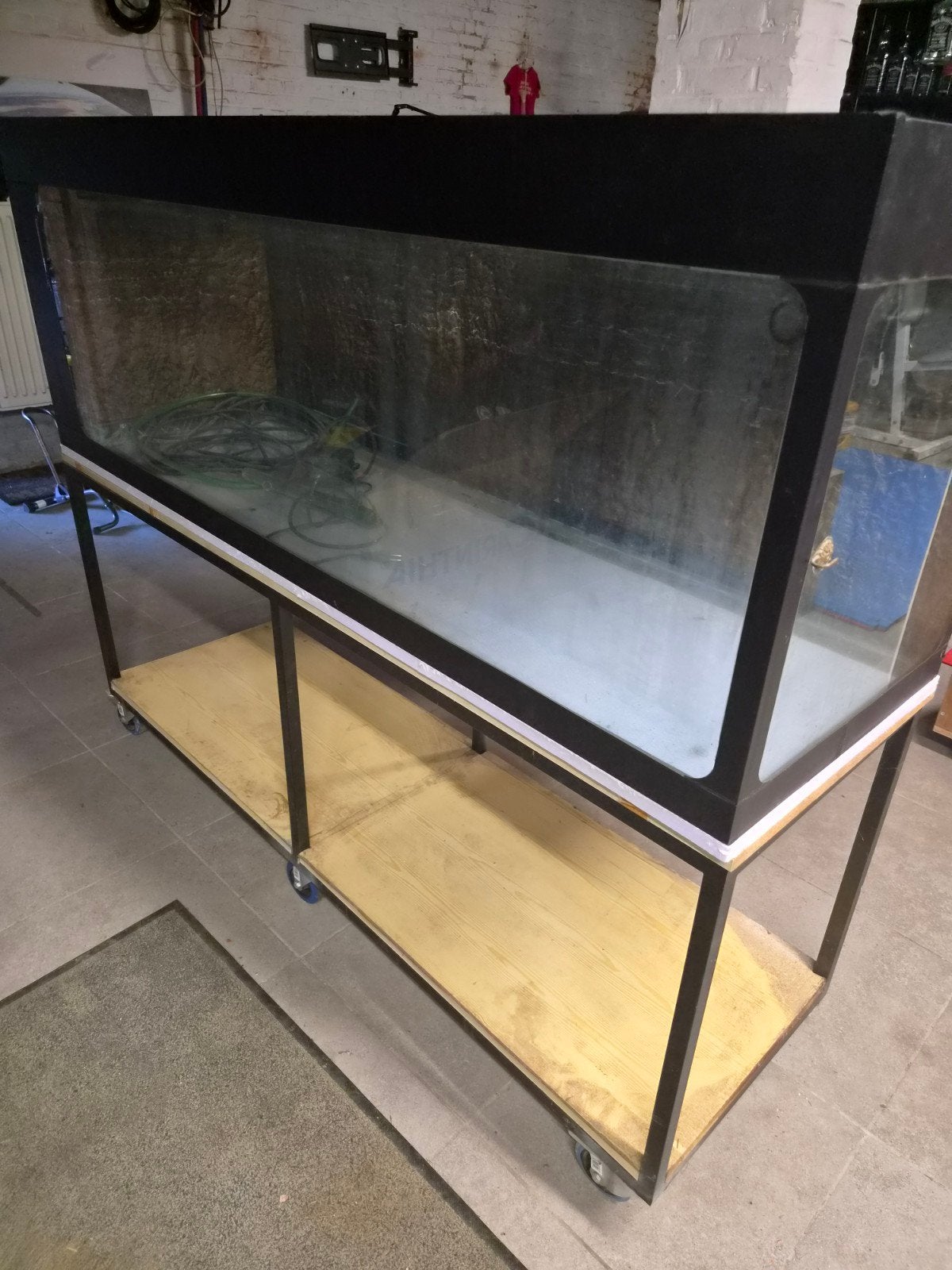 GRATIS AQUARIUM 400L (50x50x160), Animaux & Accessoires, Enlèvement, Utilisé, Aquarium vide