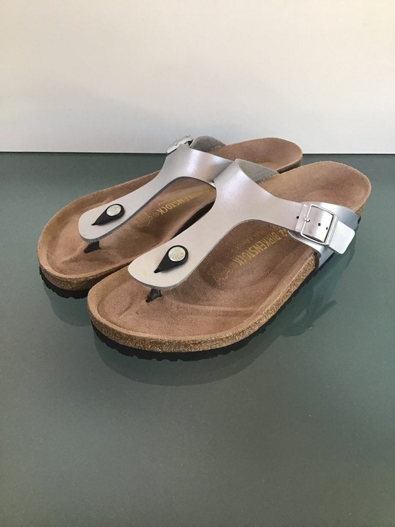Birkenstock 42 Gizeh zilver | Nieuw | Gratis verzenden, Kleding | Dames, Schoenen, Slippers, Overige kleuren, Verzenden, Nieuw