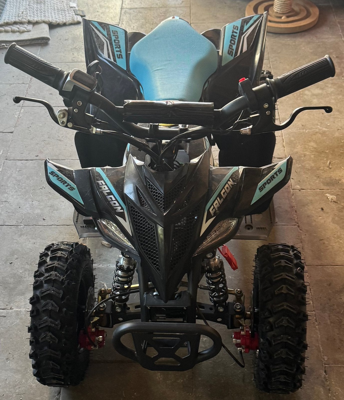 Elektrische kinderquad, Ophalen, Zo goed als nieuw, Schijfrem, Overige typen