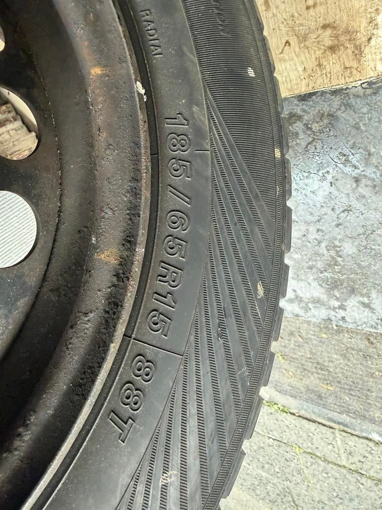 Banden clio 185 /65/R15, Auto-onderdelen, Banden en Velgen, Ophalen of Verzenden
