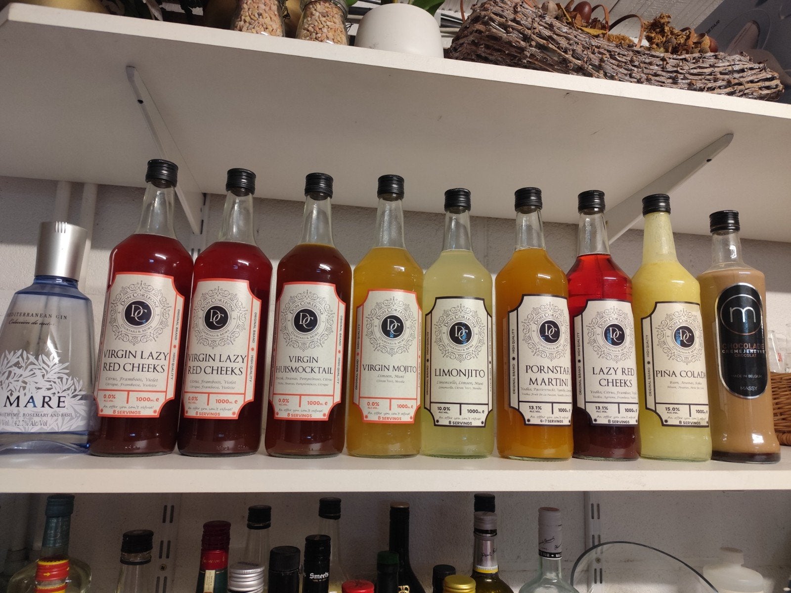 Lot van 10 flessen cocktails, mocktails en gin., Ophalen