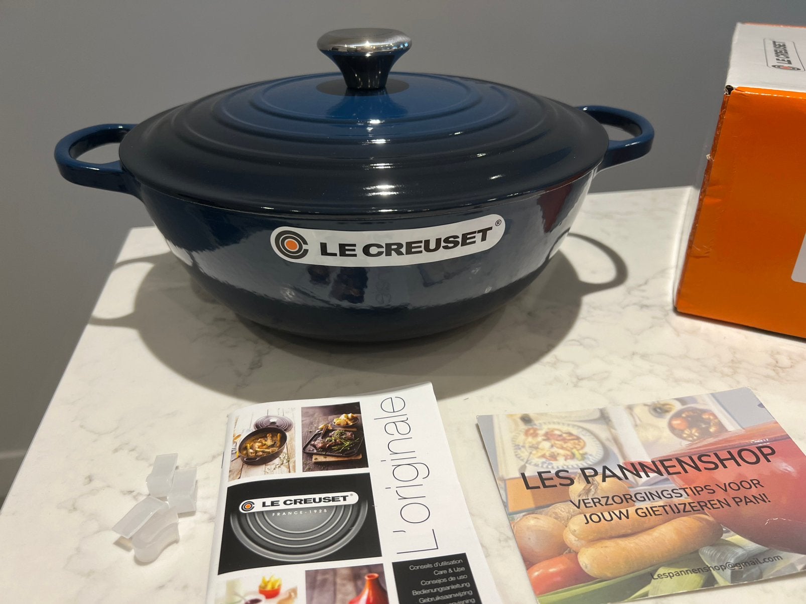 Nieuwe Le Creuset marmite 28 cm Nuit met de doos, Geschikt voor inductie, Nieuw, Le Creuset, Ophalen of Verzenden