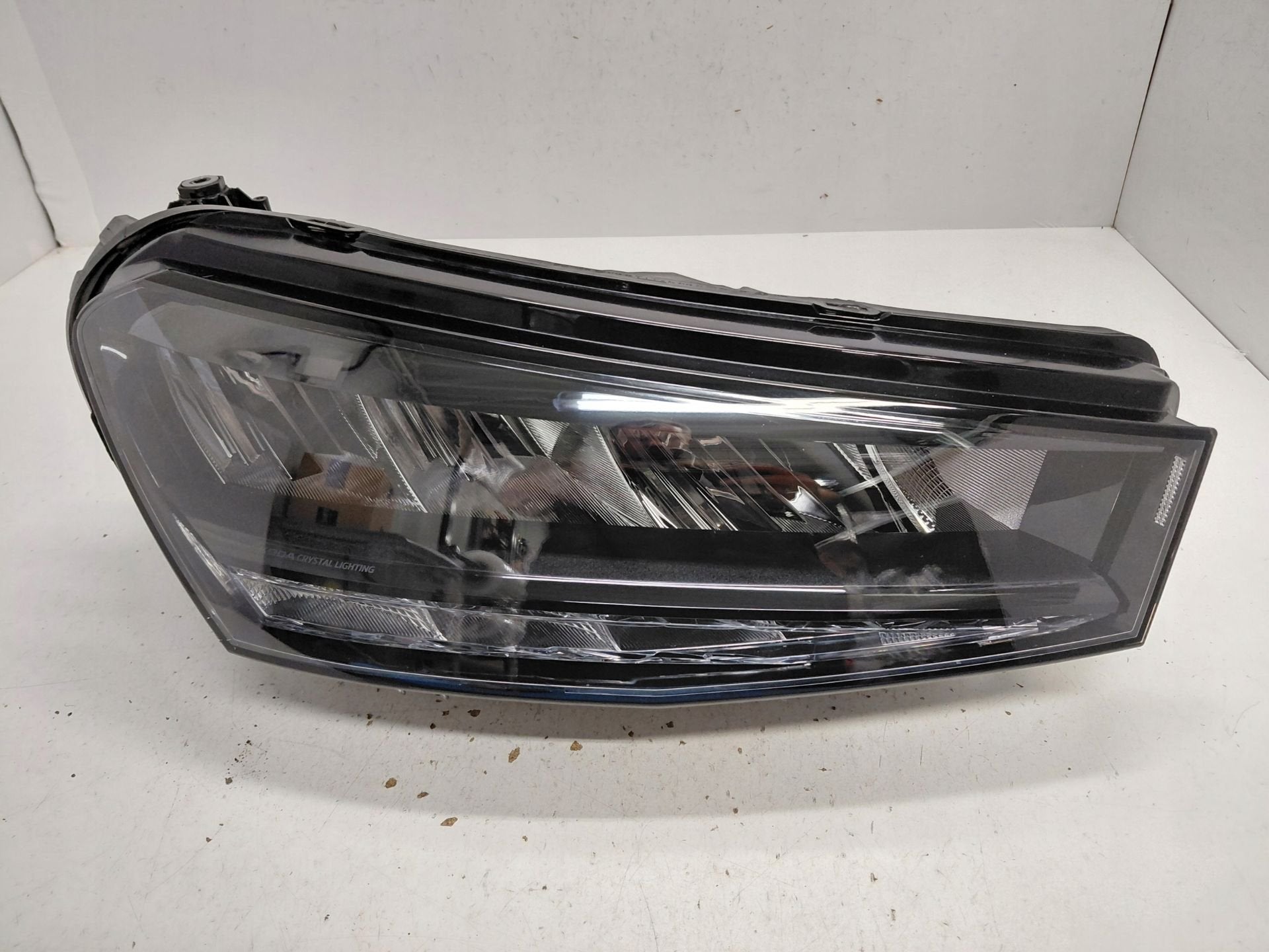 Phare droit Skoda Fabia IV 6VB.941.016, Infoline@skoda-auto.cz, Tr. Vaclava Klementa 869
293 01  Mlada Boleslav, CZ, Utilisé, Skoda