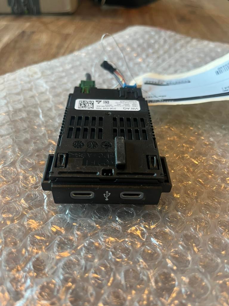 VW T-Roc USB C aansluiting, Auto-onderdelen, Ophalen of Verzenden