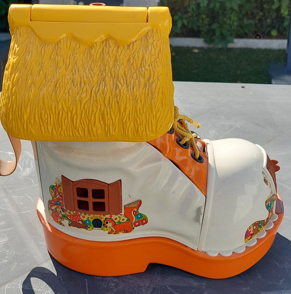 Vintage Laarshuisje met figuurtjes, Ophalen, Gebruikt