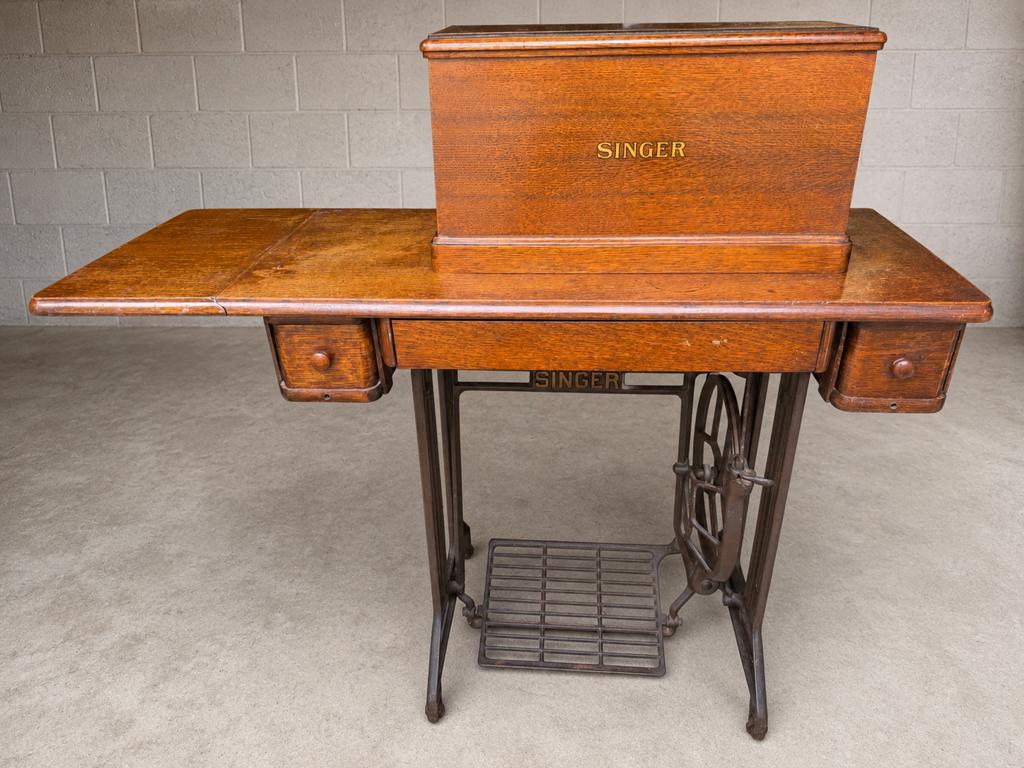 Singer 15K88 trapnaaimachine 1938 compleet, Ophalen