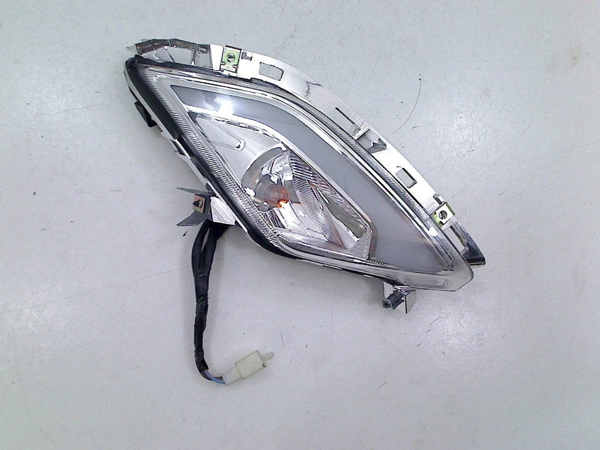 CLIGNOTANT AVANT DROIT Sym Symphony ST 50 4T 2021-2024 (E5), P.J. Troelstraweg 8 8
3144 CX  MAASSLUIS, NL, Info@cama-motorparts.nl
