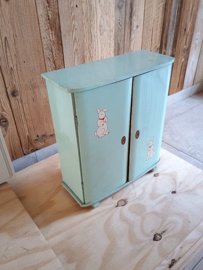Kastje kinderkamer, Enlèvement