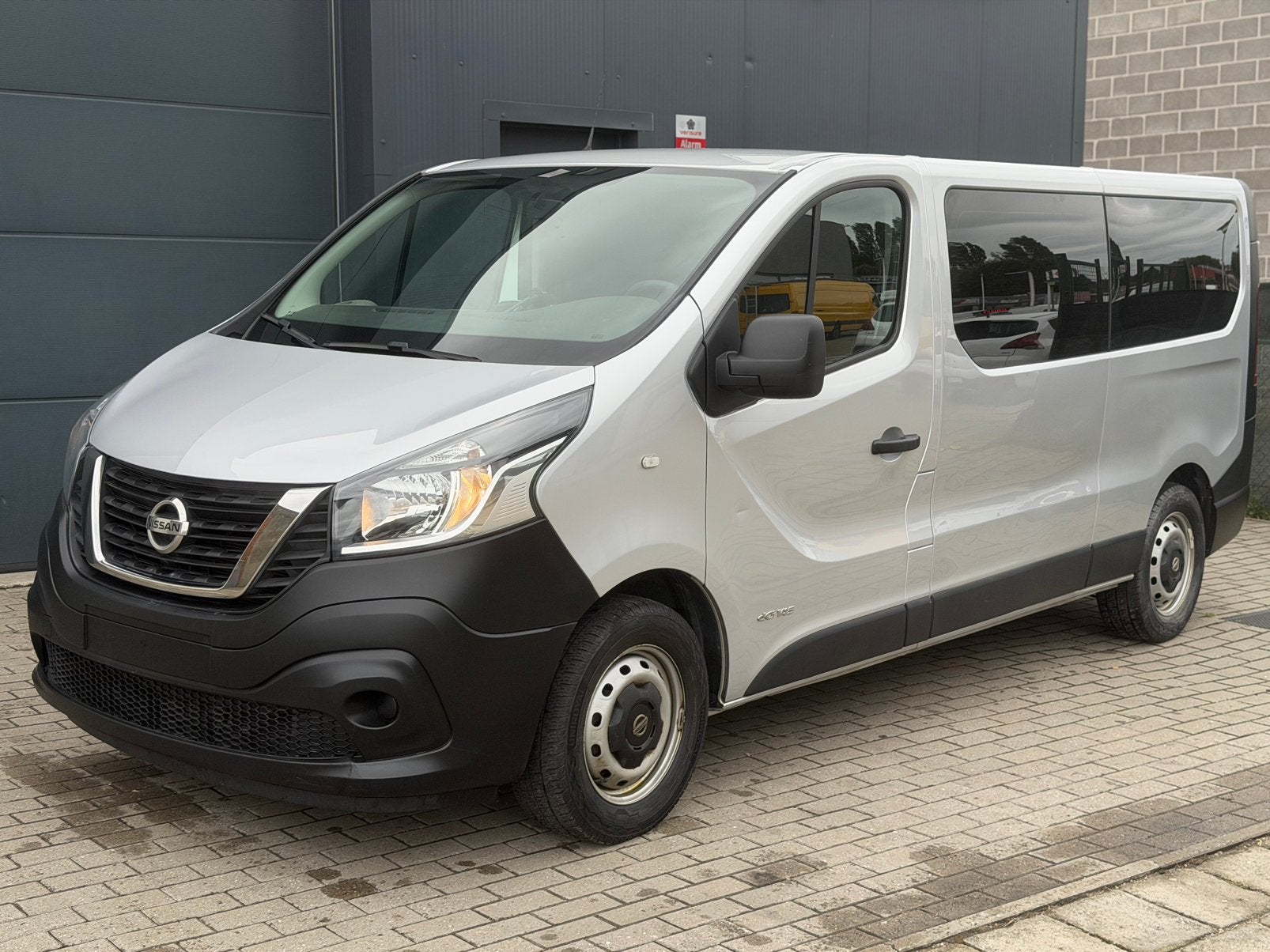 MINIBUS NISSAN NV300 9PL BJ2018 AIRCO  NAVIGATIE EURO6B FULL, Voorwielaandrijving, Testrit aan huis, 4 cilinders, 2000 kg