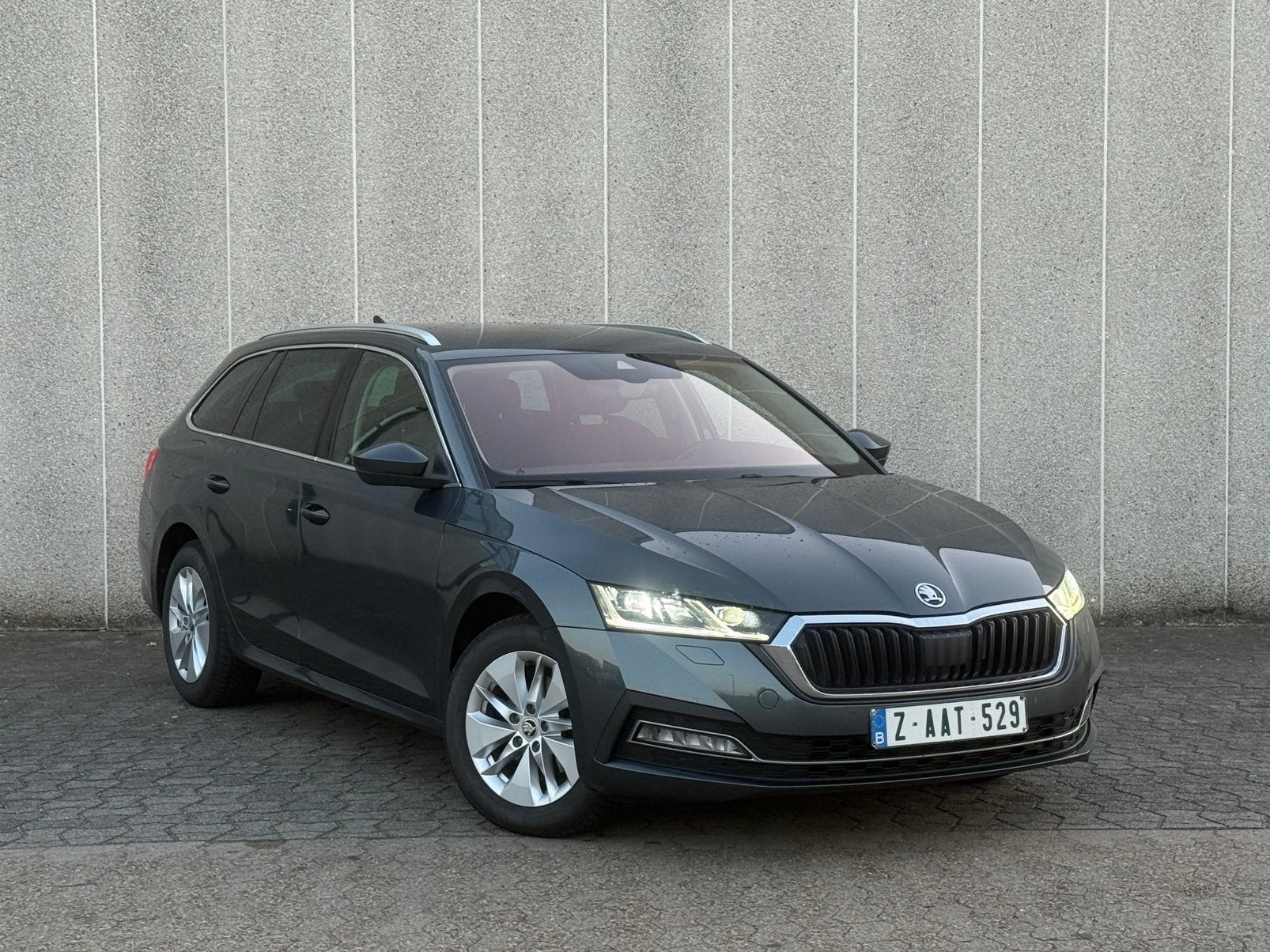 Skoda Octavia SW 2.0 TDi/BOITE AUTO/CARPLAY/ANNÉE 2021/LED, Autos, Achat, Euro 6, Entreprise, 1968 cm³