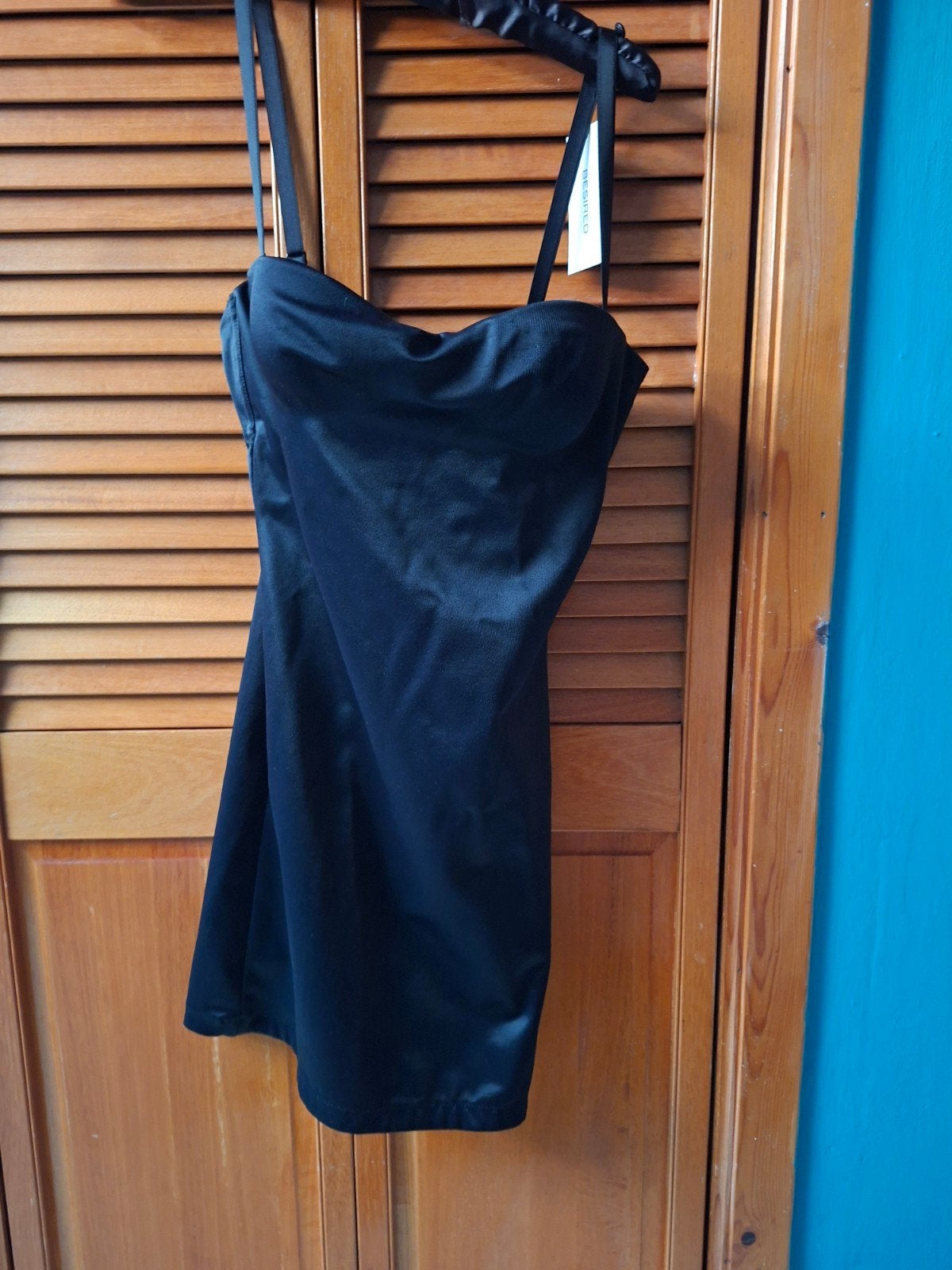 robe noir satin taille M mais qui fait Xs/S marque besired, Neuf, Besired, Taille 36 (S), Longueur genou
