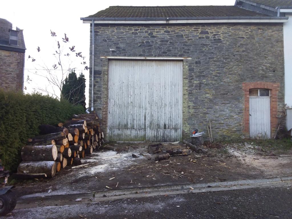 Schuur in hartje ardennen , garage ,, Immo