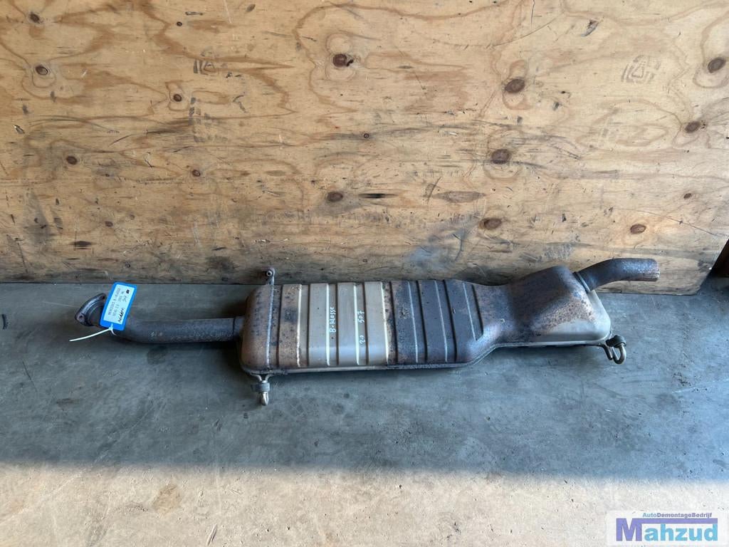 Silencieux interm diaire pour Mercedes Classe B W245 2.0T (2, Mercedes-Benz AG, Mercedes-Benz, Utilisé, Mercedesstrasse 120
70372  Stuttgart, DE
