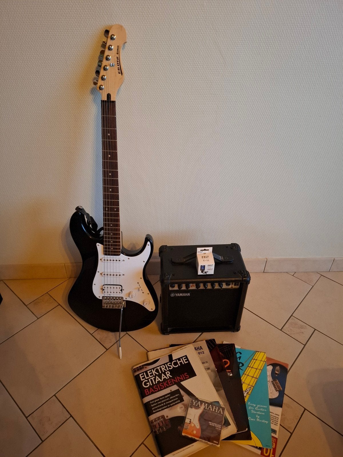 Elektrische gitaar, Yamaha, Musique & Instruments, Enlèvement, Utilisé, Autres marques, Avec ampli