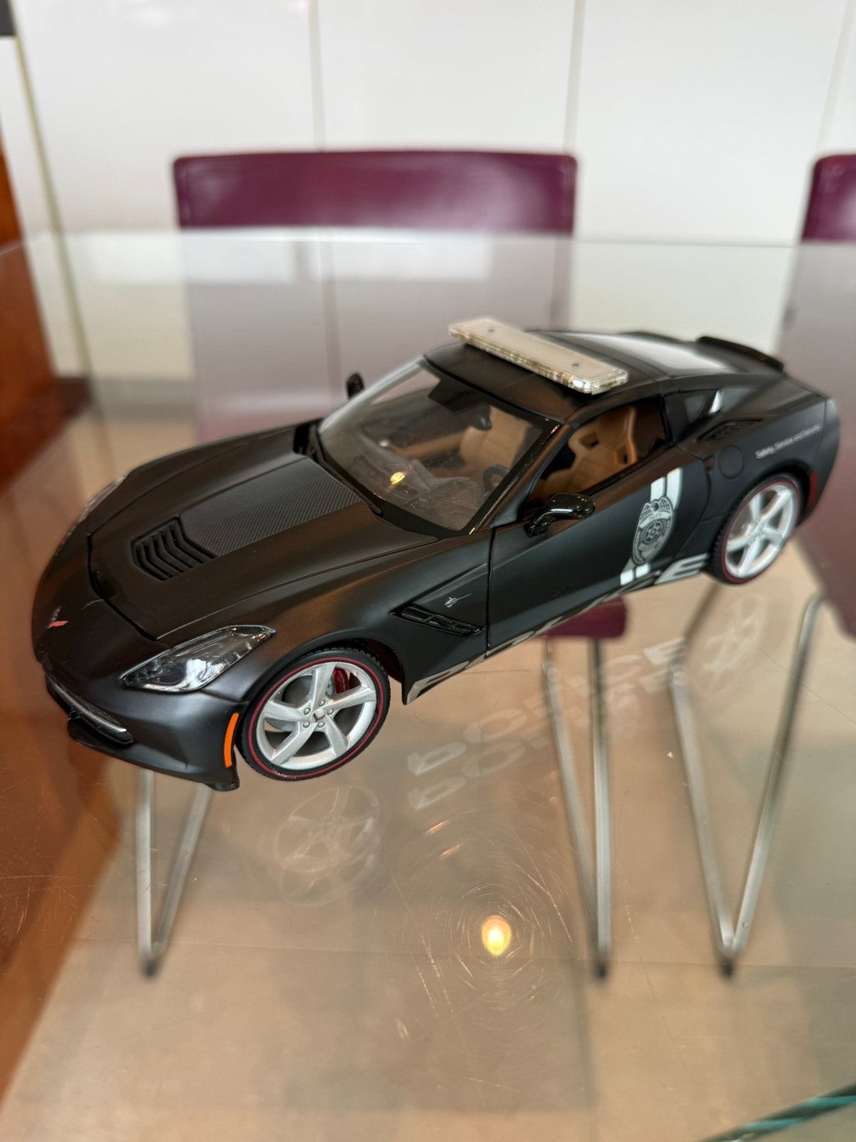 Chevrolet Corvette Stingray Police 2014 1:18, Ophalen of Verzenden, Zo goed als nieuw, Auto, Maisto