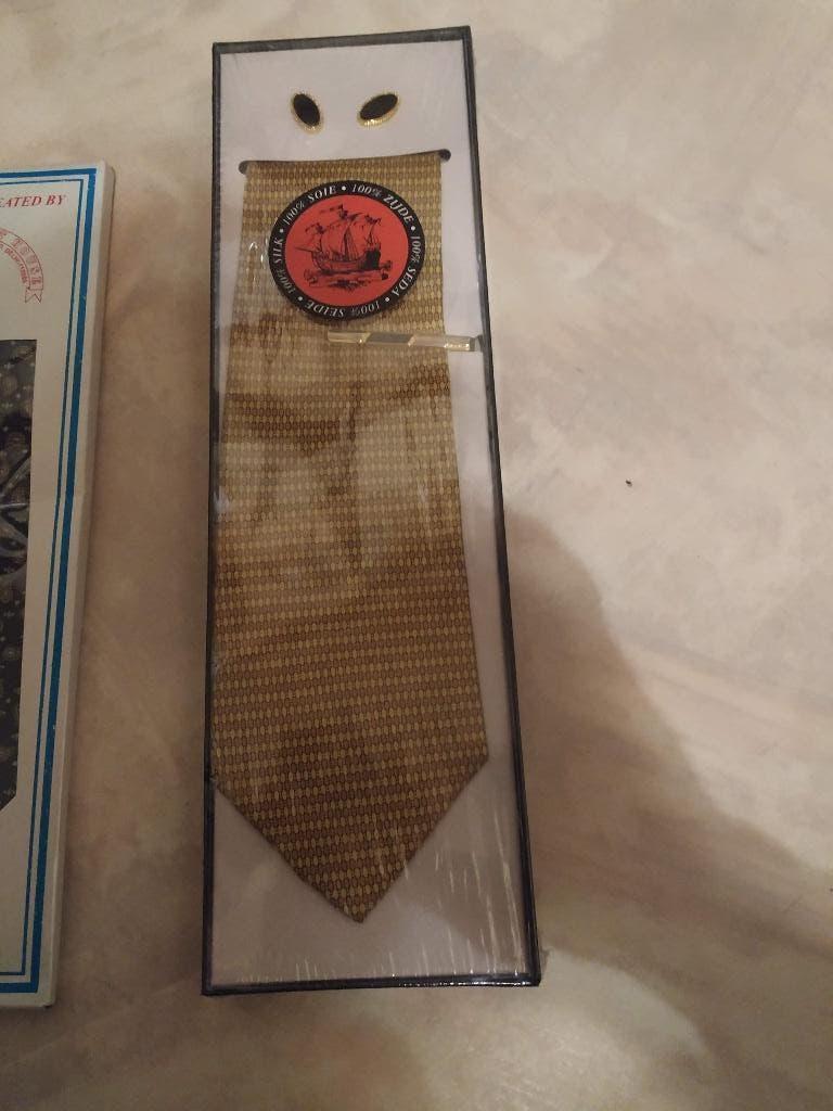 cadeau doosjes met das en speld en manchette knoopjes nieuw, Enlèvement ou Envoi, Neuf