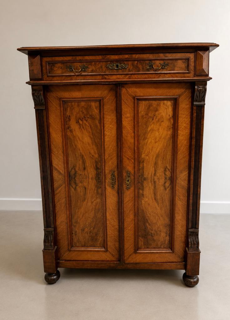 Antieke notenhouten kast met 2 deuren en laden, Antiquités & Art, Antiquités | Meubles | Armoires, Enlèvement