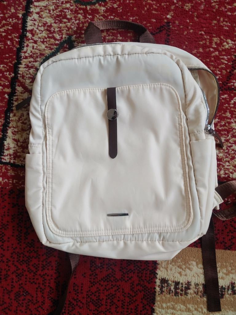 Witte rugzak, Overige merken, 25 tot 40 cm, Ophalen of Verzenden, Zo goed als nieuw
