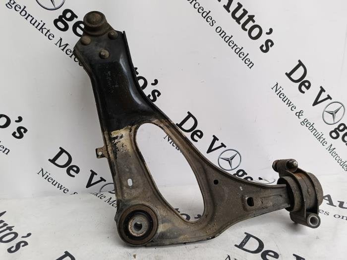 Draagarm links-voor van een Mercedes Vito, Gebruikt, -, Ophalen of Verzenden, -