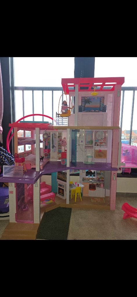 Grande maison de barbie comme neuve, Enfants & Bébés, Jouets | Maisons de poupées, Enlèvement, Comme neuf, Maison de poupées