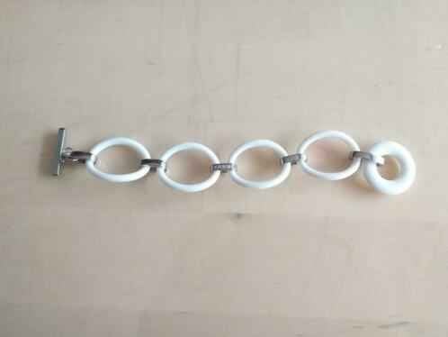 Witte ongedragen armband van Victoria ongedragen, Handtassen en Accessoires, Ophalen of Verzenden, Nieuw