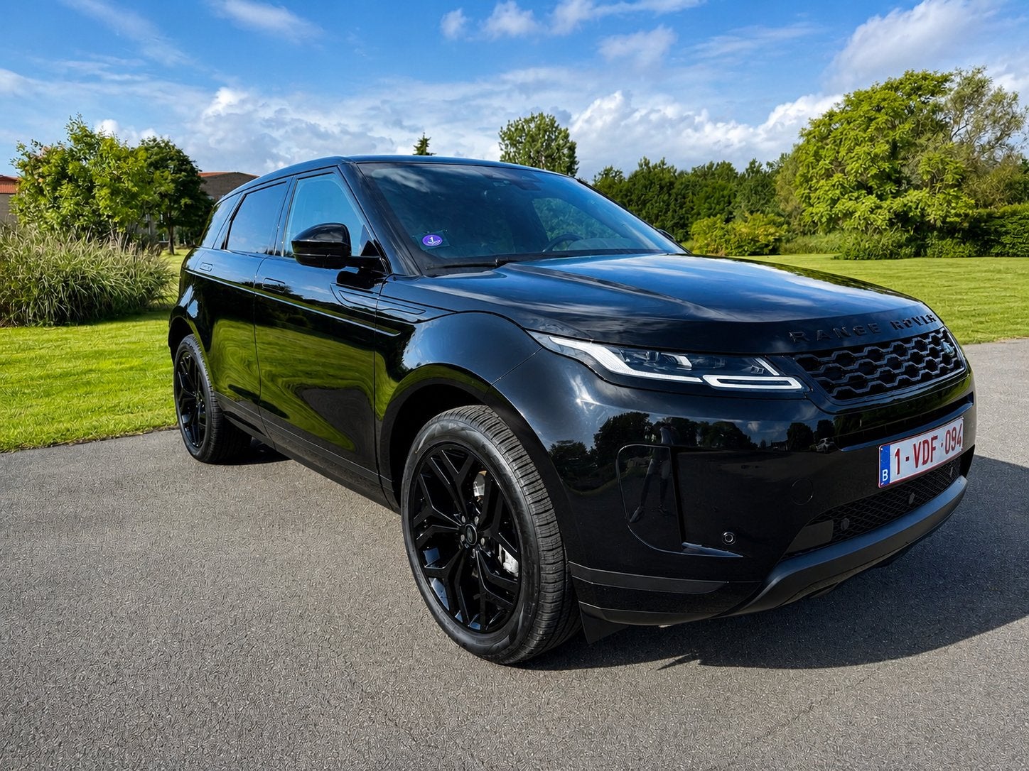 Range Rover Evoque hybride P300e AWD Santorini Black, Auto's, Automaat, Zwart, Leder, SUV of Terreinwagen
