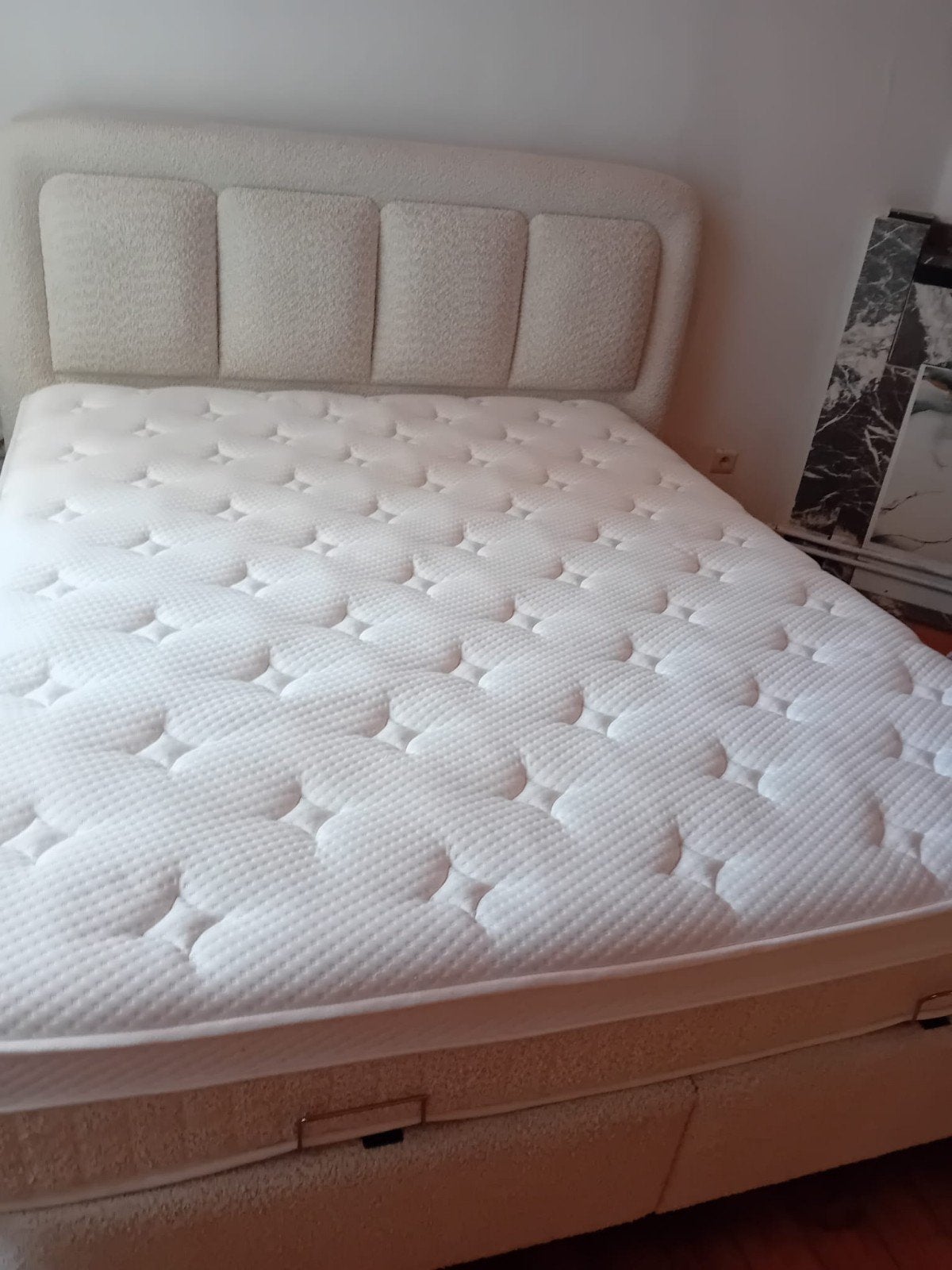Nouveau lit avec matelas, Maison & Meubles, Chambre à coucher | Chambres à coucher complètes, Enlèvement