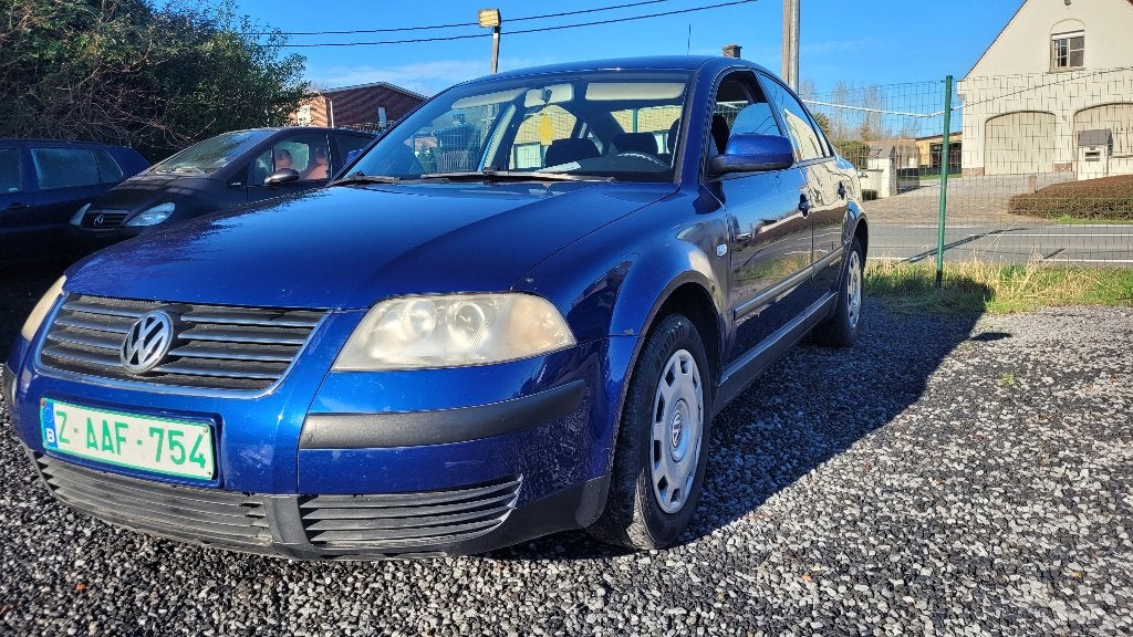 vw passat 1.6i AIRCO TREKHAAK euro 4 2002, Autos, 75 kW, 4 portes, Entreprise, Tissu