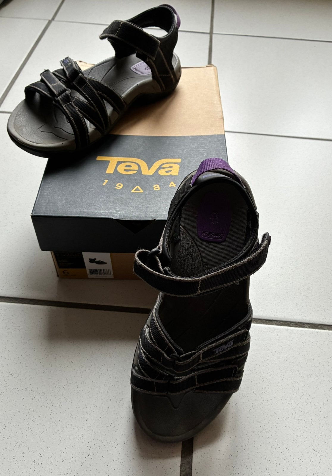 Teva sandalen maat 37, Ophalen, Zwart, Sandalen of Muiltjes, Zo goed als nieuw