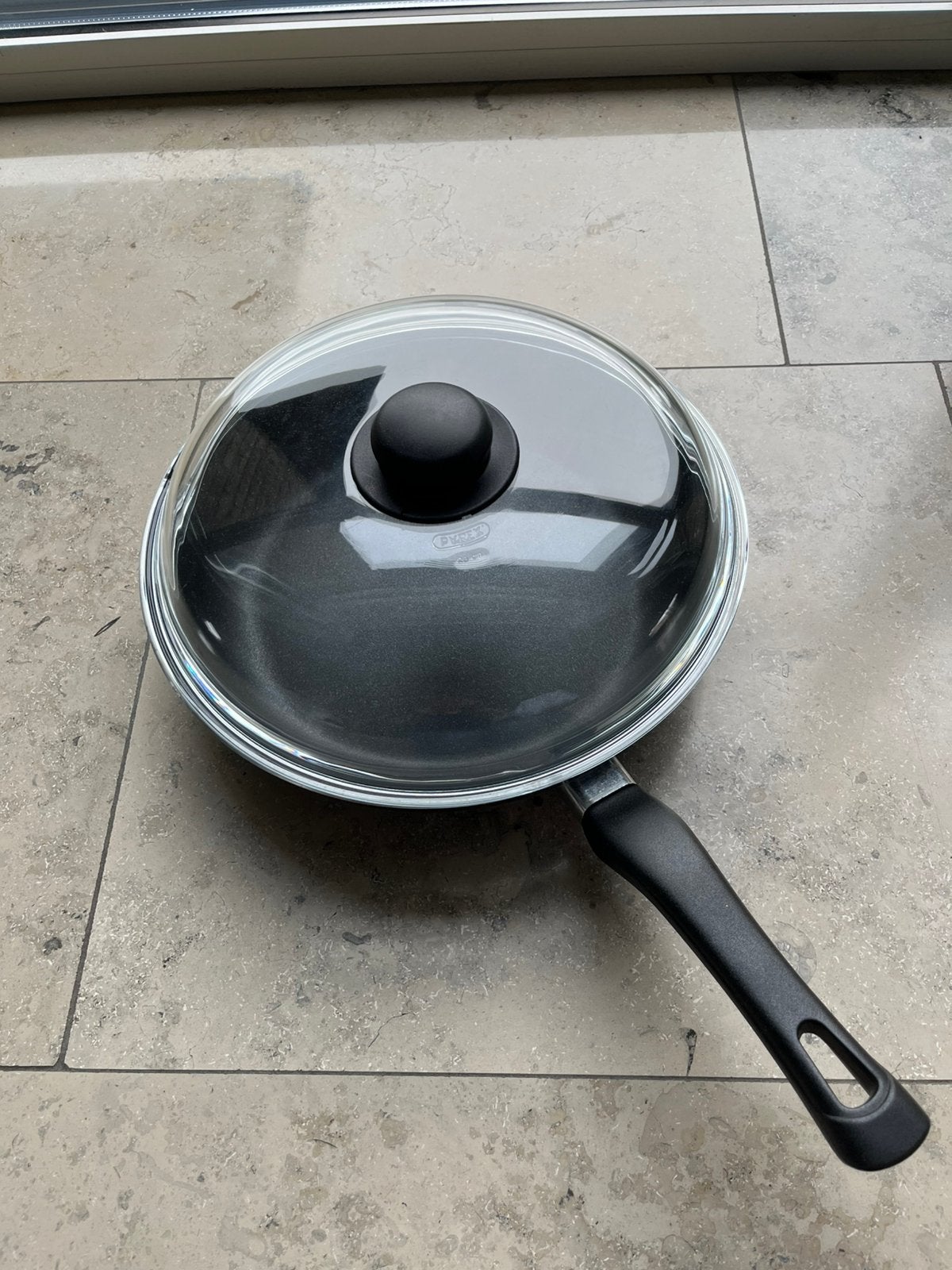 Braadpan Pyrex, Antiaanbaklaag, Braadpan, Ophalen of Verzenden, Zo goed als nieuw