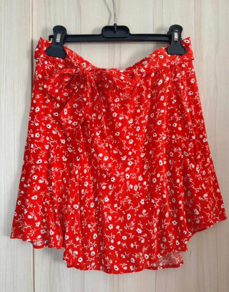 Rode skort Zara maat M - €9, Kleding | Dames, Rokken, Maat 38/40 (M), Nieuw, Ophalen of Verzenden, Boven de knie