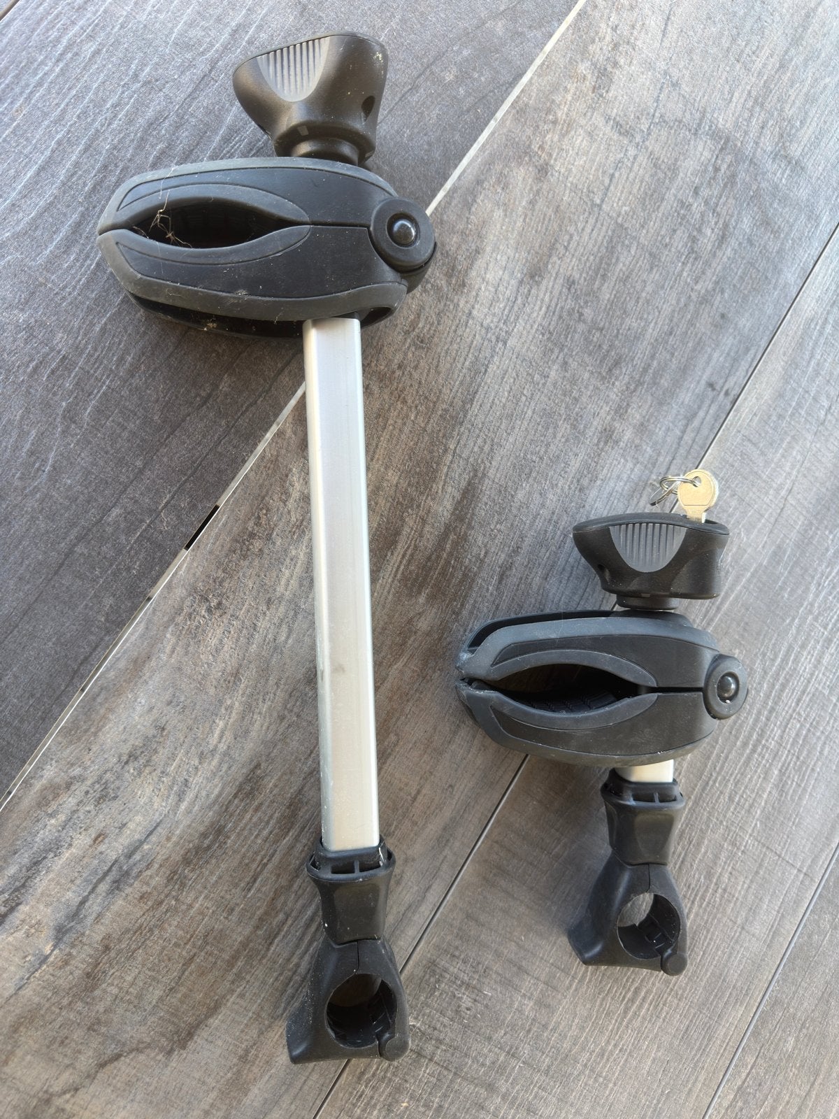 Deux Bras Bike avec molette verrouillable Thule 50€, Vélos & Vélomoteurs, Enlèvement, Comme neuf