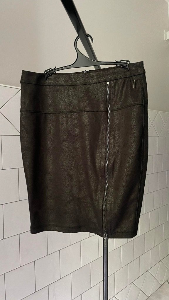 JUPE neuve dentelle avec tirette noire  huilée XS, Neuf, Enlèvement ou Envoi, KAPORAL, Taille 34 (XS) ou plus petite