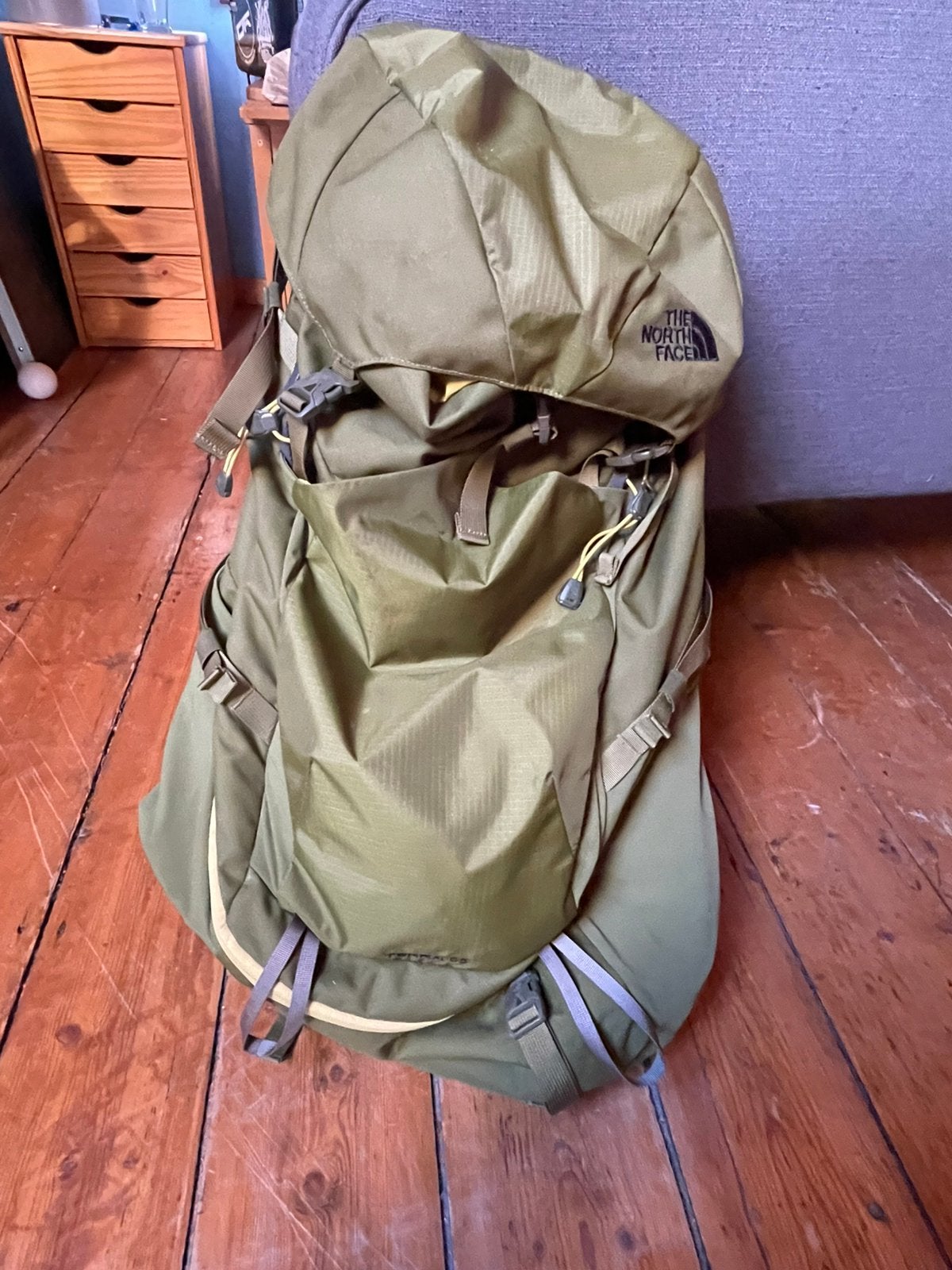 Trek rugzak the north face 65, Sport en Fitness, Bergsport en Wandelen, Ophalen, Zo goed als nieuw, Rugzak