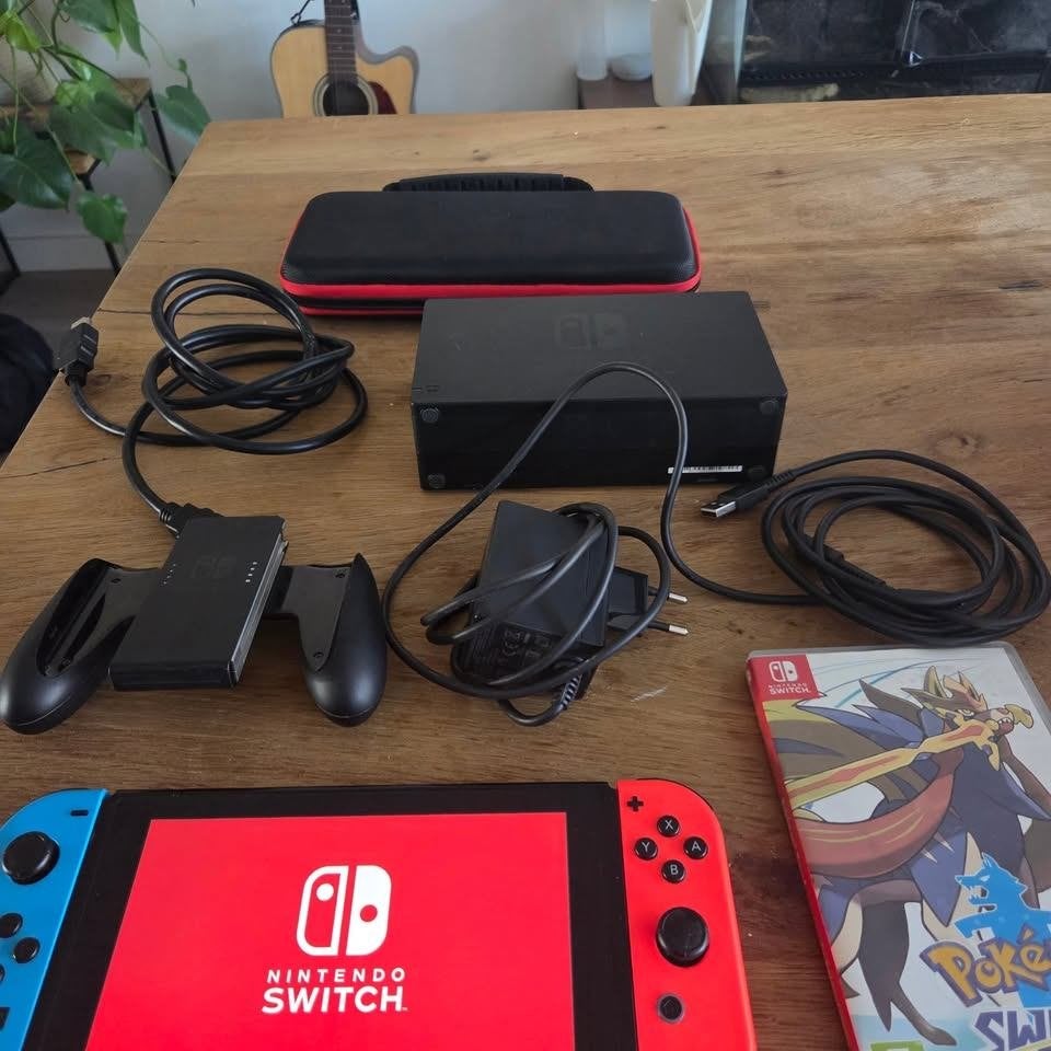 Nintendo Switch compleet + Pokémon Sword + originele doos, Consoles de jeu & Jeux vidéo, Avec 1 manette, Comme neuf, Enlèvement