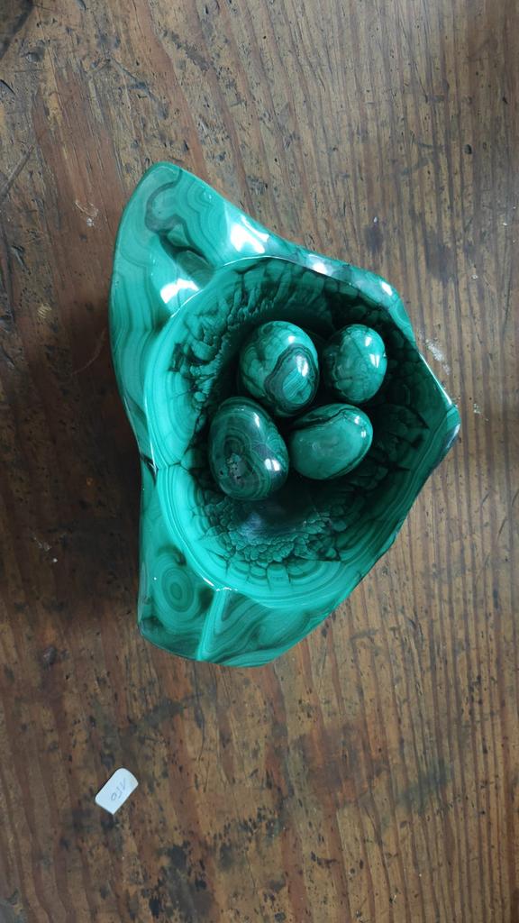 Un nid de malachite avec 4 oeufs, Collections, Minéraux & Fossiles, Enlèvement ou Envoi, Minéral