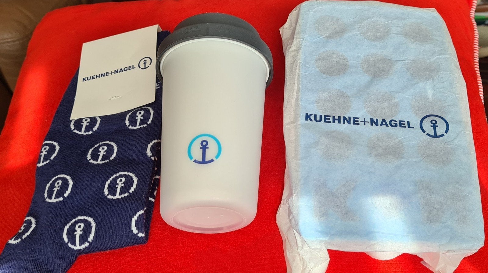 Kuehne+Nagel Sok, herbruikbare koffiebeker en ijsblokjes, Ophalen, Nieuw