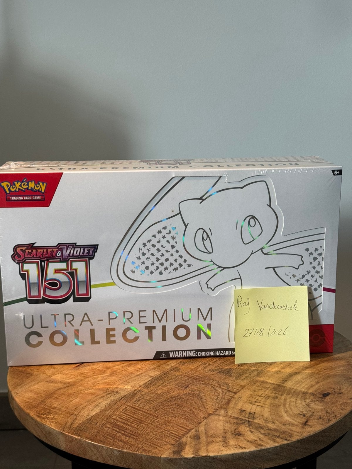 Pokémon - 151 Ultra Premium Collection (SEALED), Ophalen of Verzenden, Zo goed als nieuw, Boosterbox, Foil