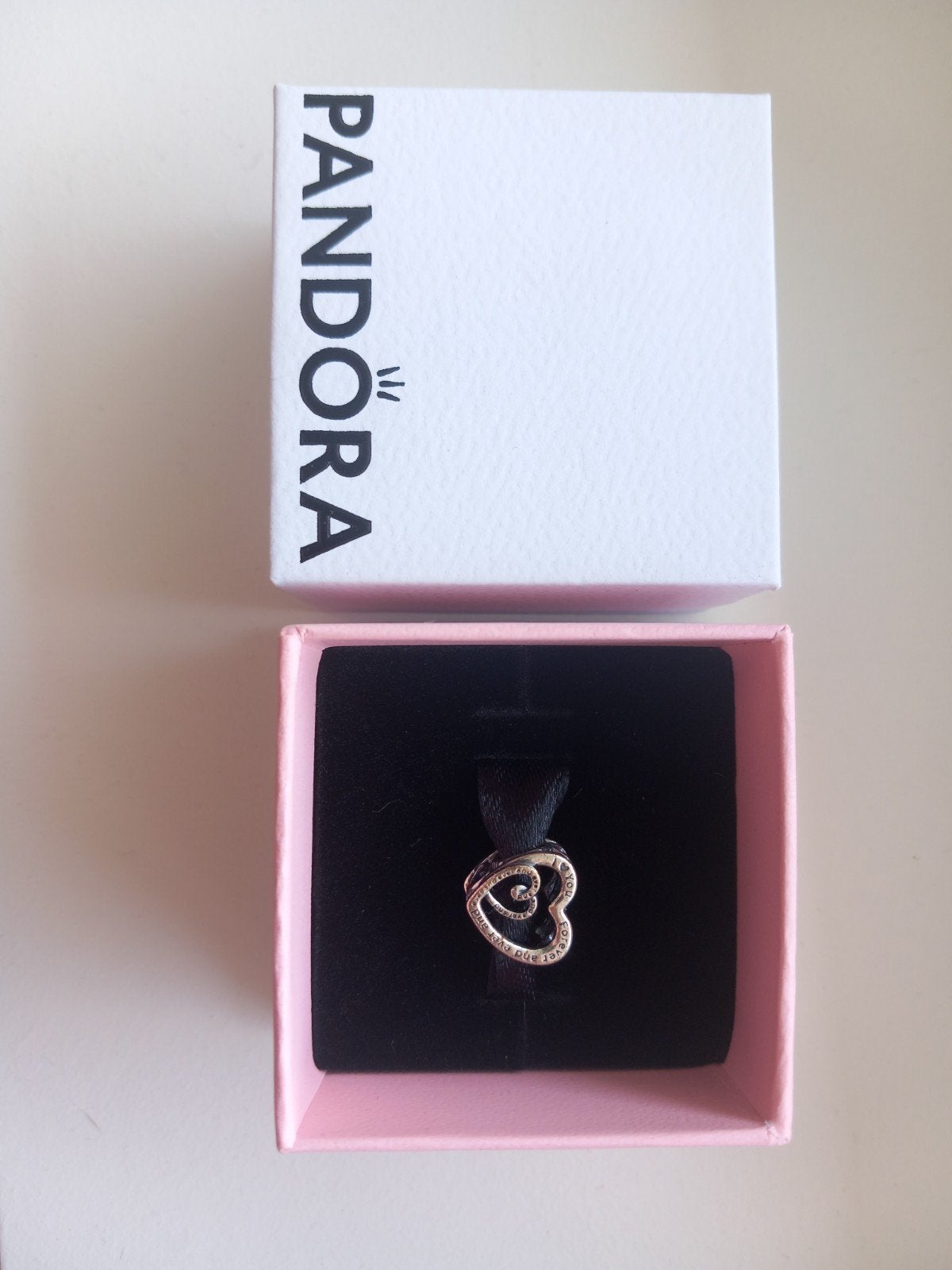 Hartjes bedeltje voor op Pandora armbandje, Ophalen, Pandora, Zo goed als nieuw, 1 bedel