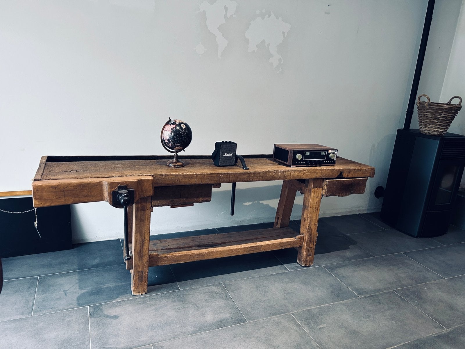Établi de menuisier ancien en bois massif / Meuble de métier, Bricolage & Construction, Établis, Enlèvement ou Envoi, Comme neuf