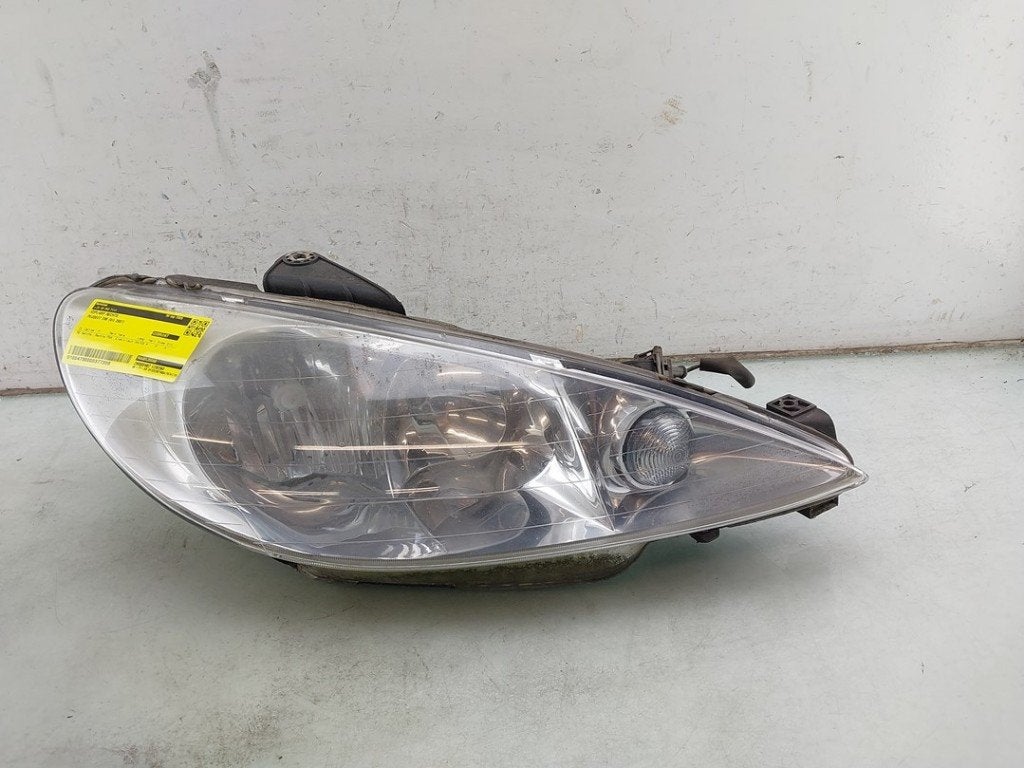 PHARE / OPTIQUE AVANT DROIT 206 (2A / C/H/J/S) (|6206A0|), Autos : Pièces & Accessoires, Kontakt-peugeot@peugeot.com, Utilisé