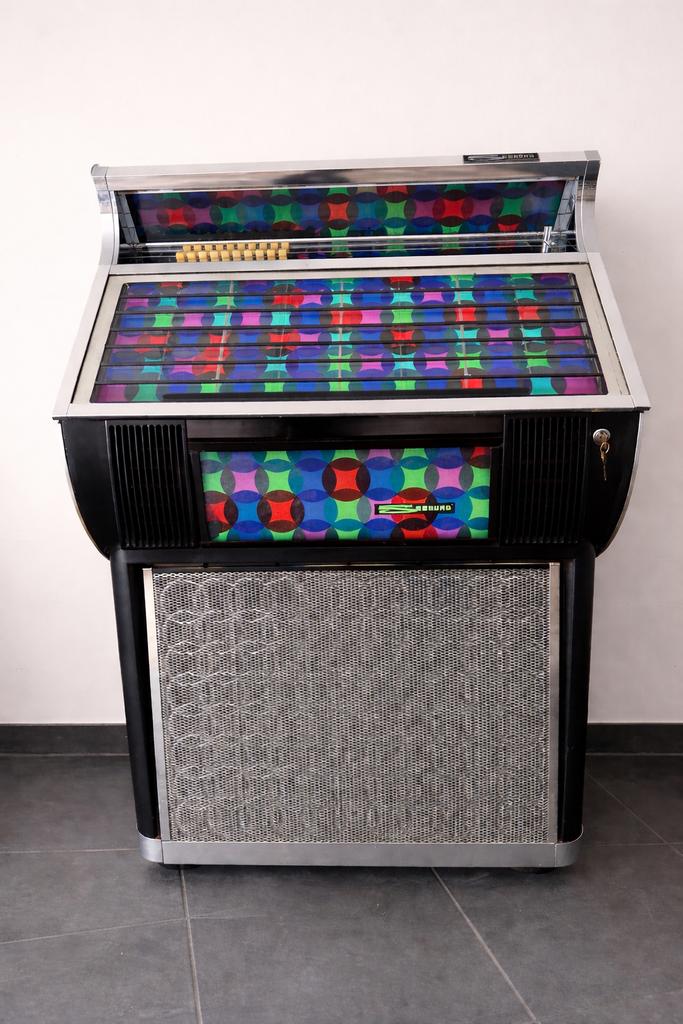 Prachtige vintage Seeburg  Carnival SL100 Jukebox 1973, Verzamelen, Ophalen, Zo goed als nieuw, Seeburg