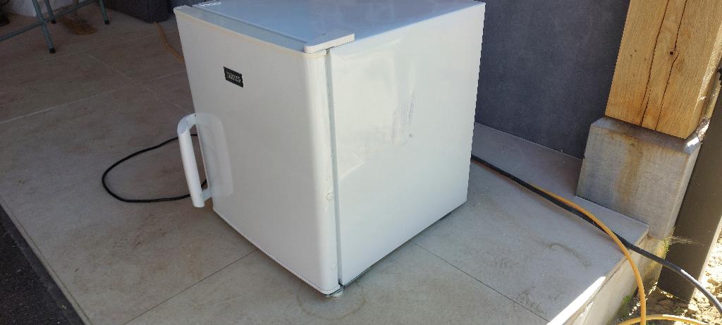 Kleine diepvriezer, Elektronische apparatuur, Minder dan 85 cm, Minder dan 60 cm, Zo goed als nieuw, Energieklasse A of zuiniger