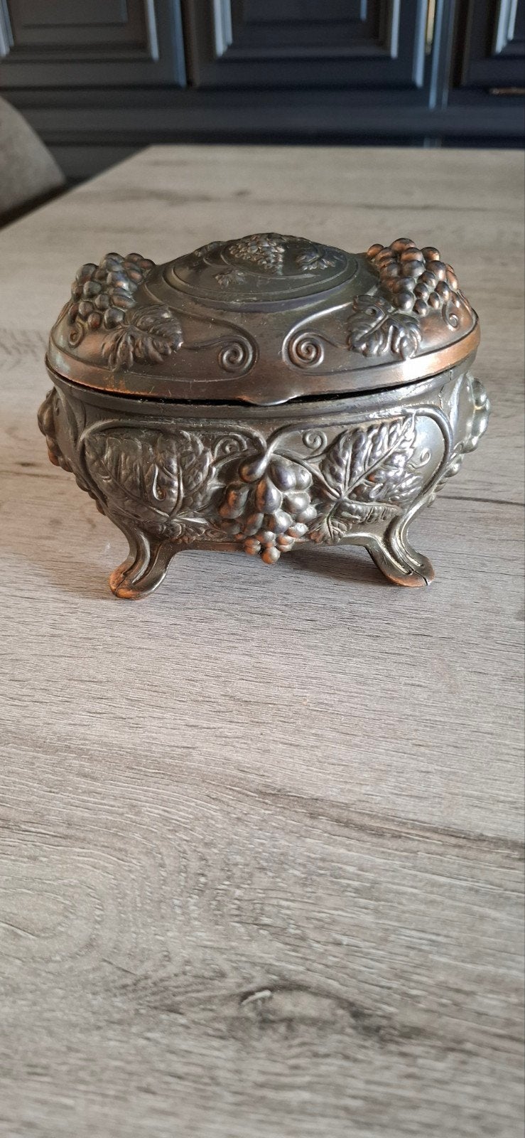 Oud juwelenkistje, Ophalen